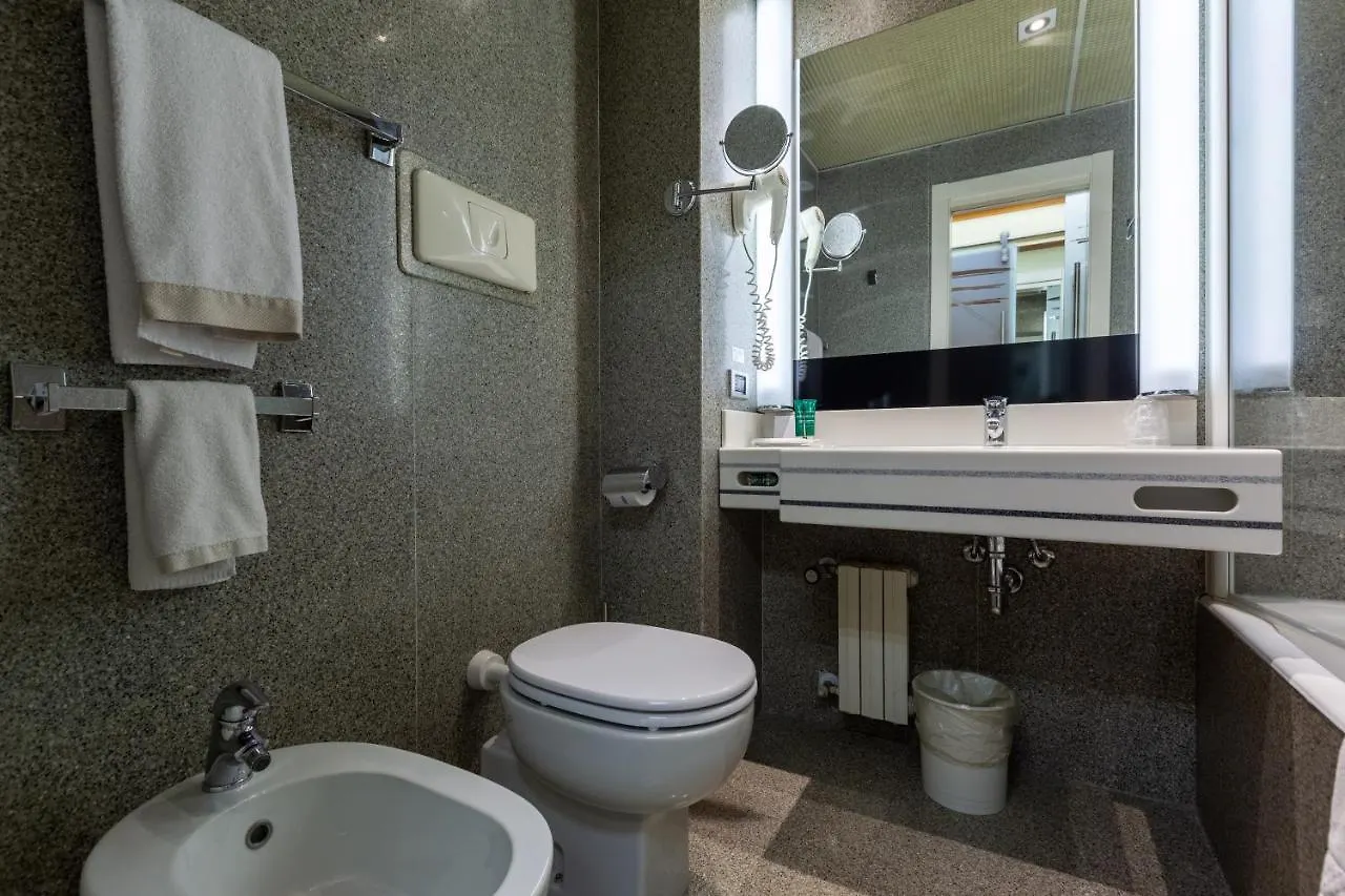 Hotiday Hotel Milano Turro 4*, Mailand