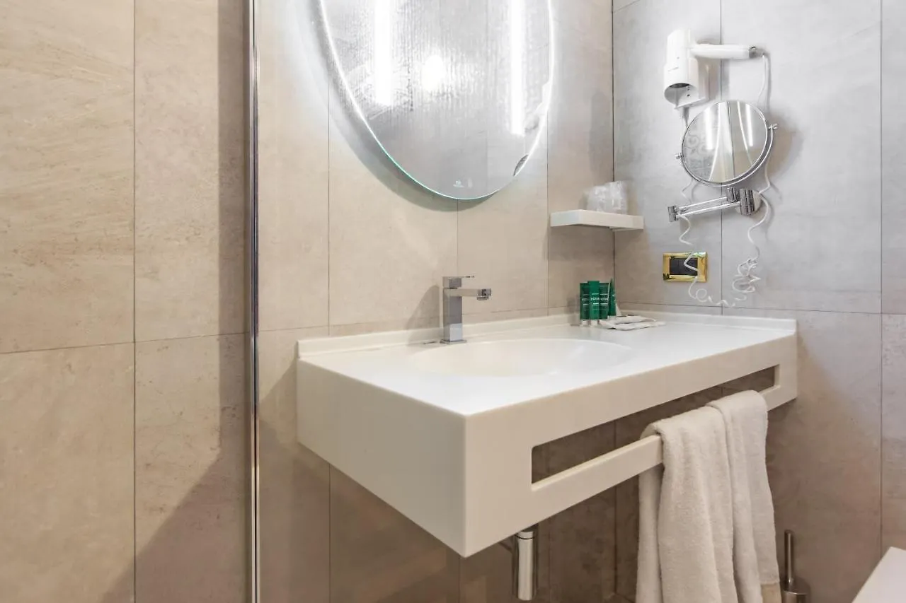 Hotiday Hotel Milano Turro 4*, Mailand Italien