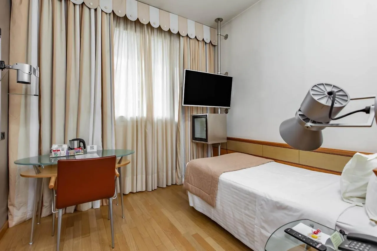 ****  Hotiday Hotel Milano Turro イタリア